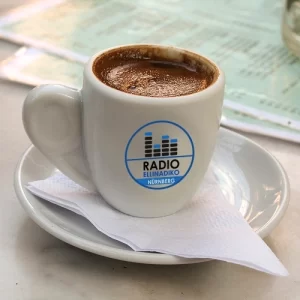 Coffee cup with Ellinadiko.eu radio branding