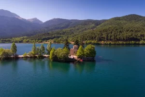 Corinthia – Kalostous